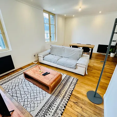 Le Quiet Duplex, Hypercenter, 2 Bedrooms, Spacieux