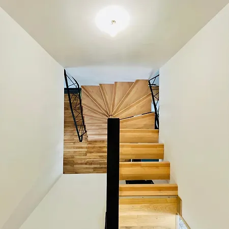 Le Quiet Duplex, Hypercenter, 2 Bedrooms, Spacieux Apartman